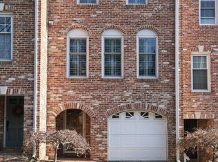 117 Shooters Ct, Alexandria, VA 22314