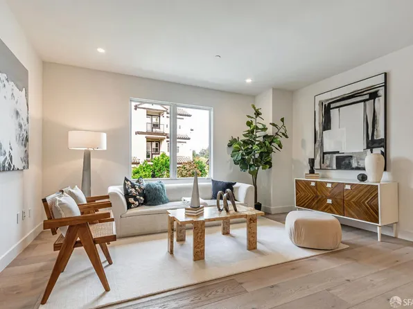 425 1st St #23, Los Altos, CA 94022