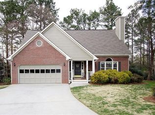 275 Plantation View Dr, Lawrenceville, GA 30044