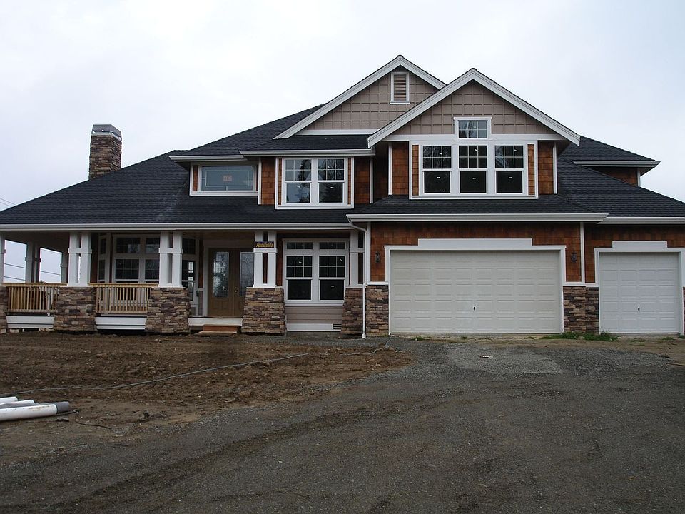 Gorgeous home on 1 acre