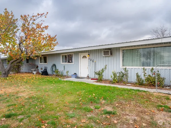 128 Schilling Drive, Moses Lake, WA 98837