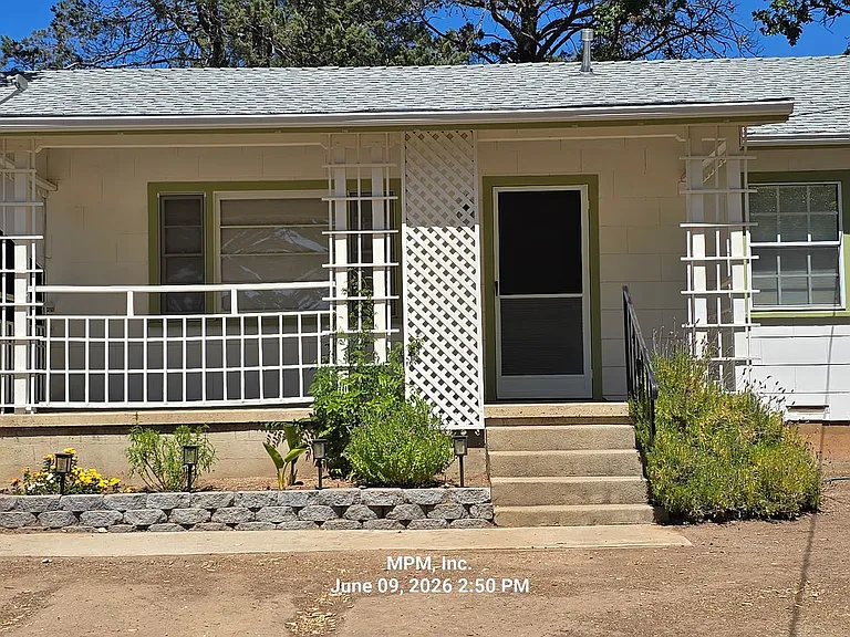 6505 Marchant Ave — Photo 5