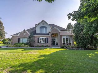 4350 Commonwealth Dr, Emmaus, PA