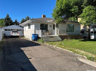112 2nd AVENUE W, Gravelbourg, SK S0H 1X0