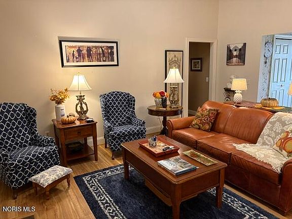 4th image of 2103 Woodmere Ct