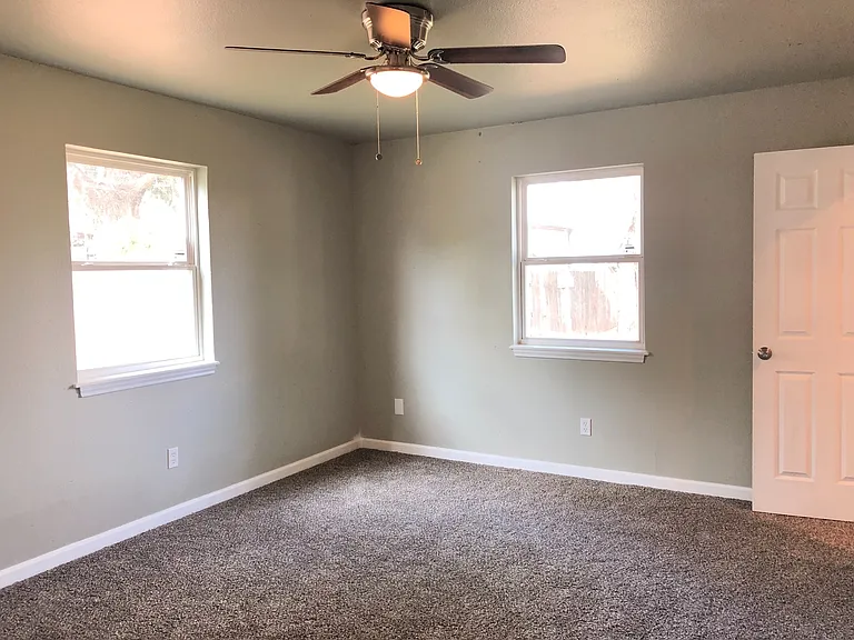 815 Hickory St — Photo 8