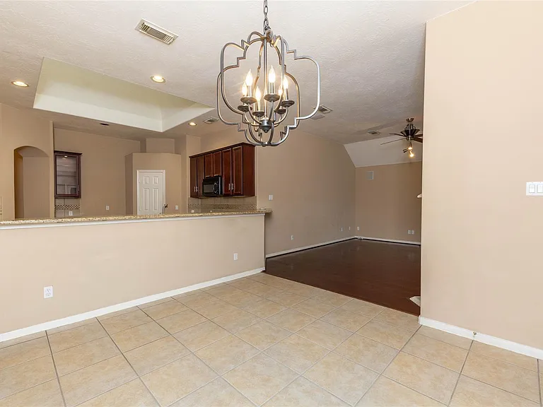 2201 Signal Hill Dr — Photo 23
