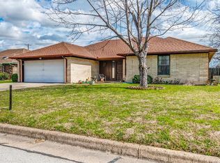 824 Ridge View Dr, Burleson, TX 76028