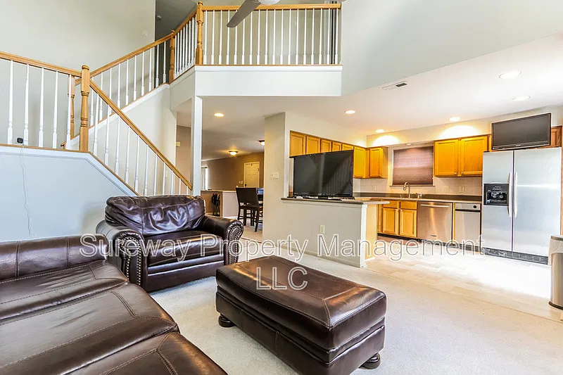 3 bed, 2.5 bath, 1950 sqft, $2,900 — Photo 4