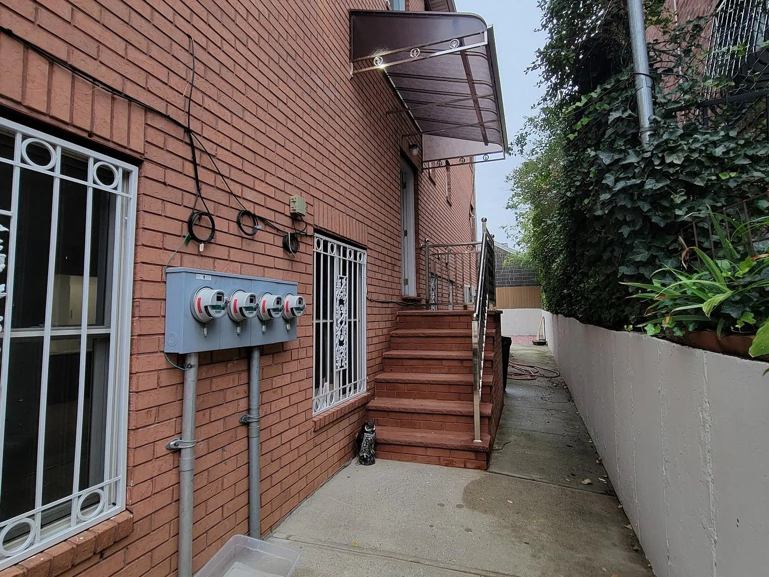 3 bed, 1250 sqft, $3,300 — Photo 3