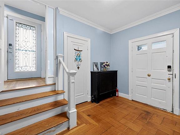 5th image of 1500 Cloverdale Ave