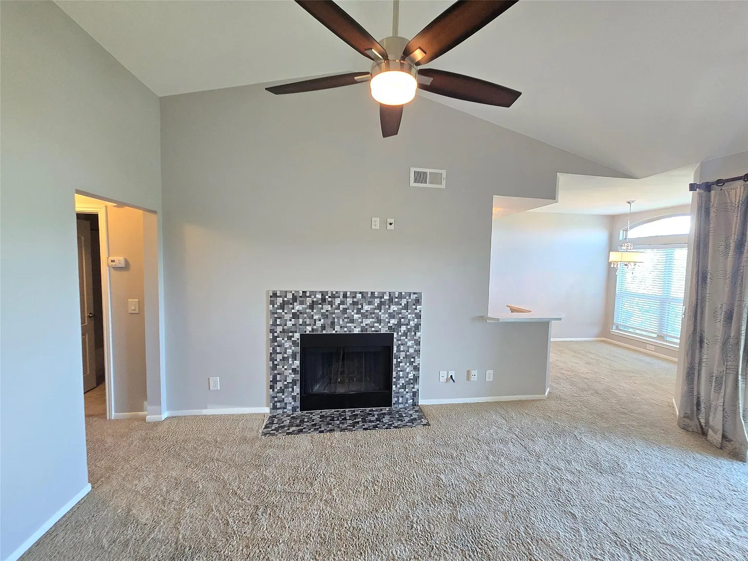 1 bed, 1.0 bath, 706 sqft, $1,350 — Photo 4