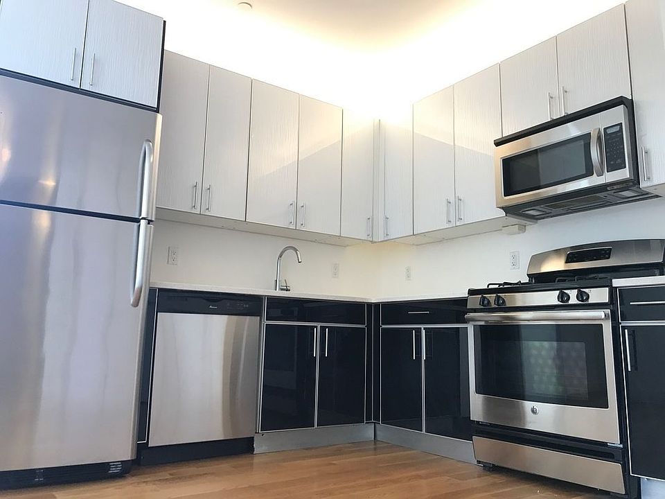 1st image of 91 Varet St #3V
