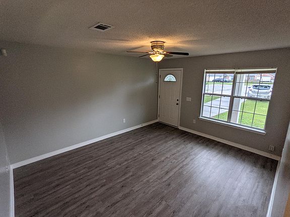 2nd image of 1044 Peakview Dr