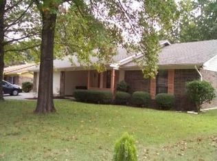 1011 S Laredo Ave, Russellville, AR 72801