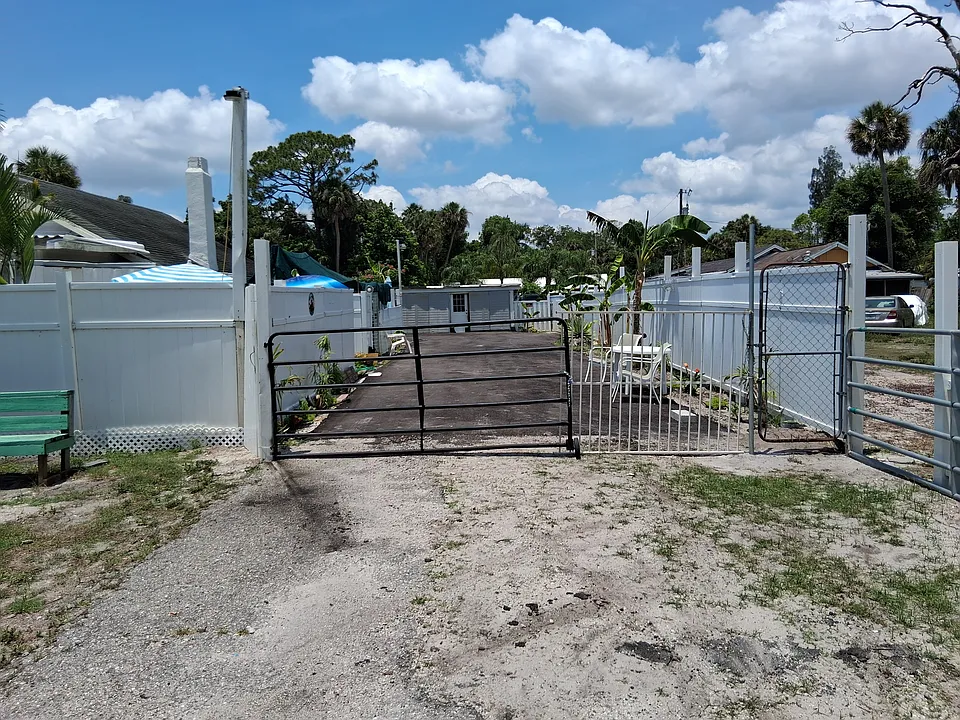 1731 Ixora Dr