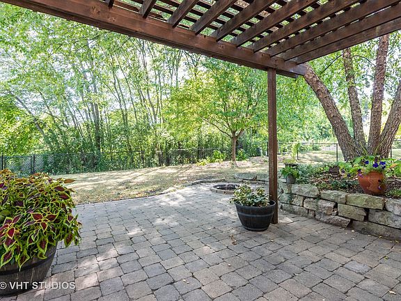 3rd image of 1179 Fairfax Ln
