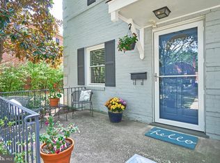 3220 9th St S, Arlington, VA 22204