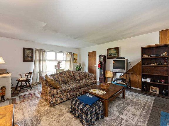 5th image of 146 Acre Ln
