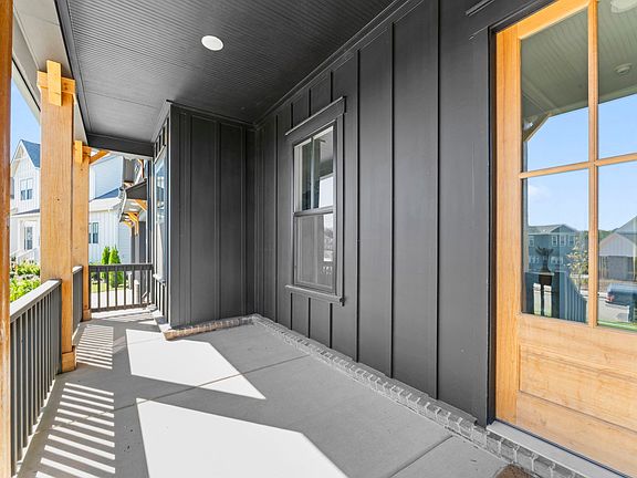 4th image of 5049 Fairhaven Cir