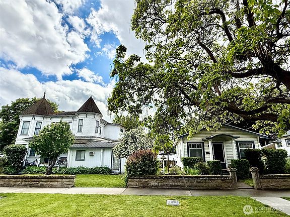 2nd image of 303 307 N 3rd Street