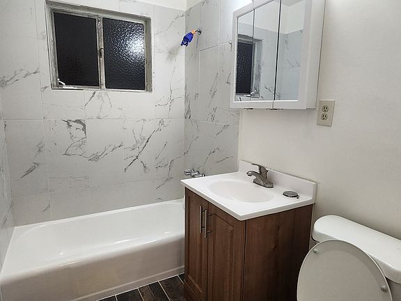 3rd image of 1219 W 144th St APT 4