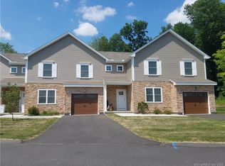 404 Old Village Cir, Windsor, CT 06095