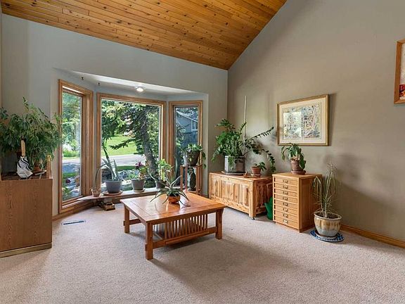 2nd image of 224 Edgedale Dr NW