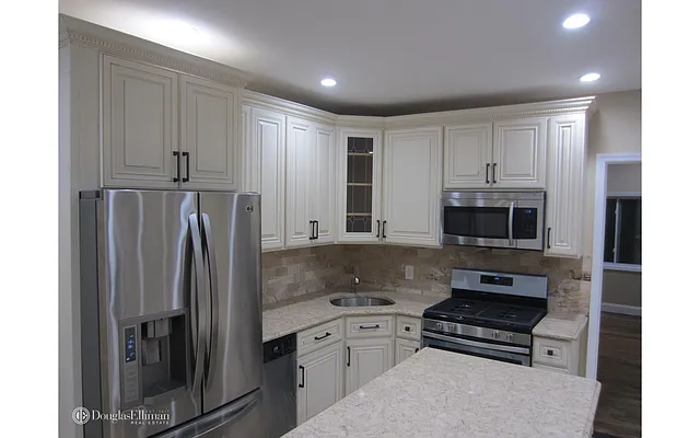 Rented by Douglas Elliman | media 7