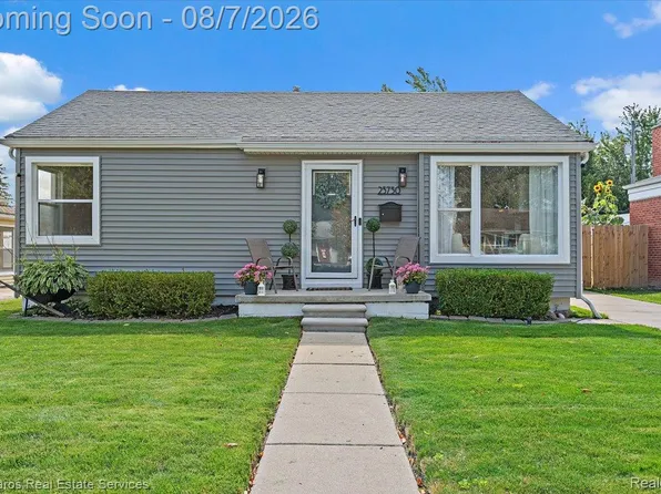 23730 Glenbrook St, Saint Clair Shores, MI 48082