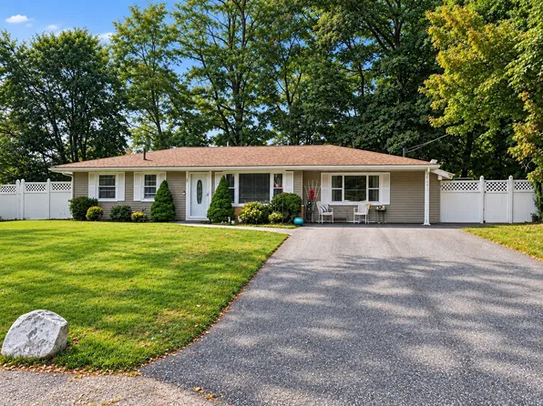 52 Dodge Rd, Brockton, MA 02302