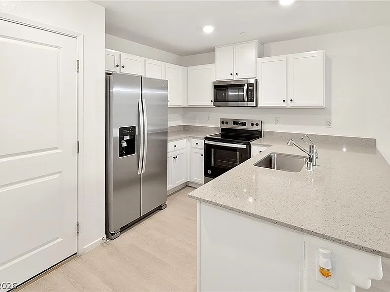 10923 Heatherford Ave — Photo 7