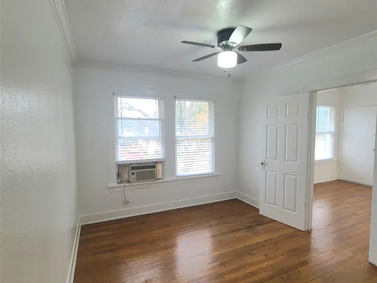 4414 Woodside St #8 — Photo 10