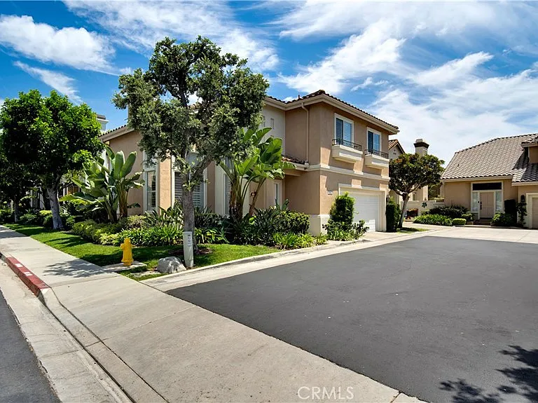 12944 Maxwell Dr — Photo 2