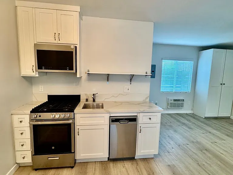 613 S Prairie Avenue — Photo 11