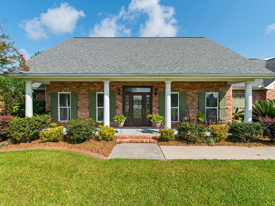 1st image of 1075 Bear Creek Cir