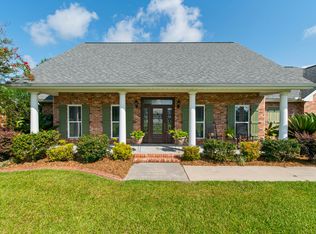 1075 Bear Creek Cir, Breaux Bridge, LA 70517