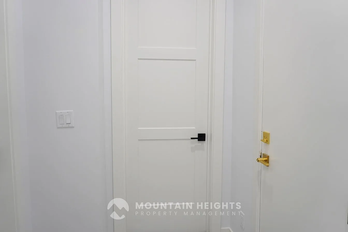 1 bed, 1.0 bath, 761 sqft, $1,600 — Photo 2