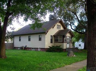 404 S Cedar Ave, Marion, SD 57043
