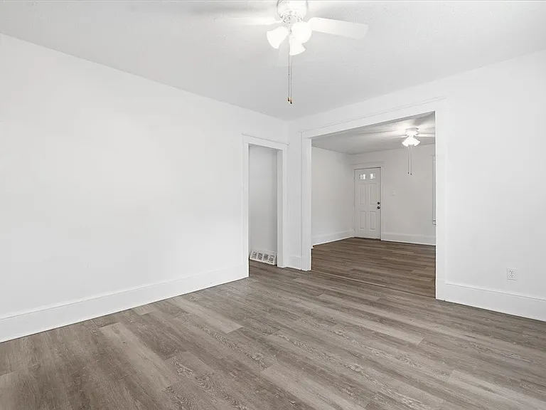 64 Penn St — Photo 12