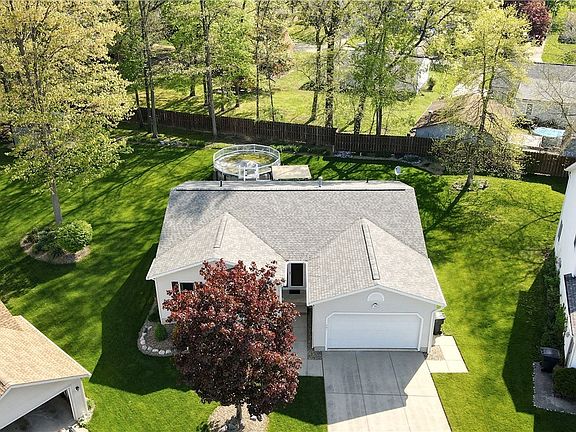 4th image of 401 Ivanhoe Ave