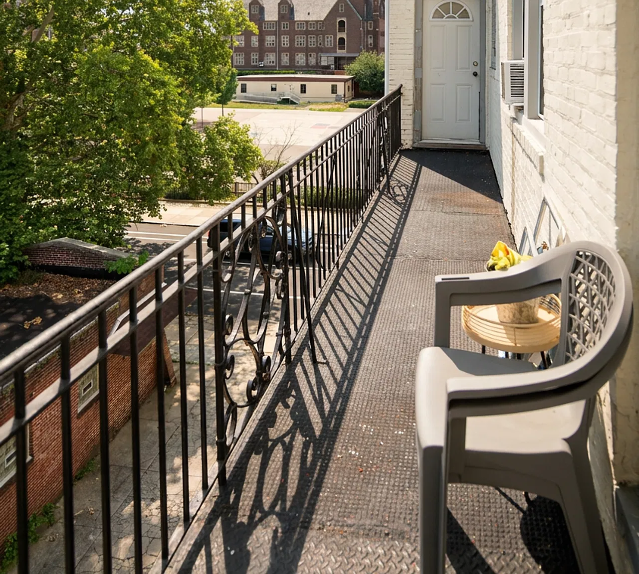 47th Street Apartments — Photo 1
