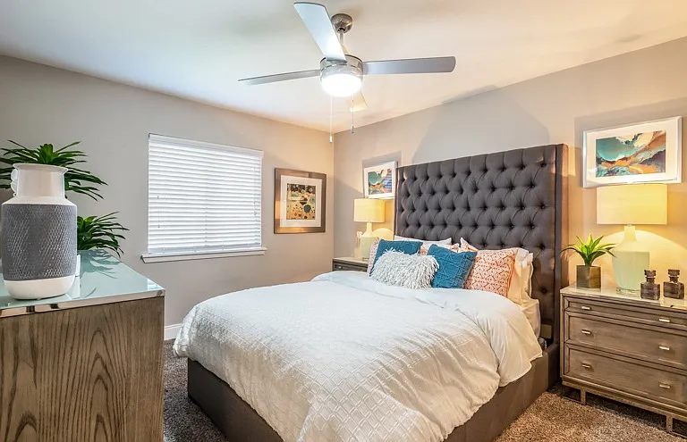 Flintridge Apartment Homes — Photo 9