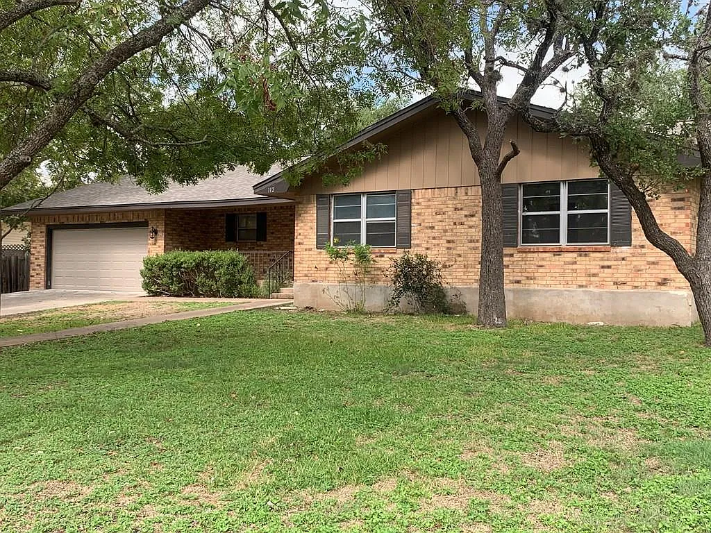 3 bed, 2.0 bath, 2458 sqft, $2,750 — Photo 2