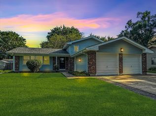 625 Bedford Dr, Crystal Lake, IL 60014