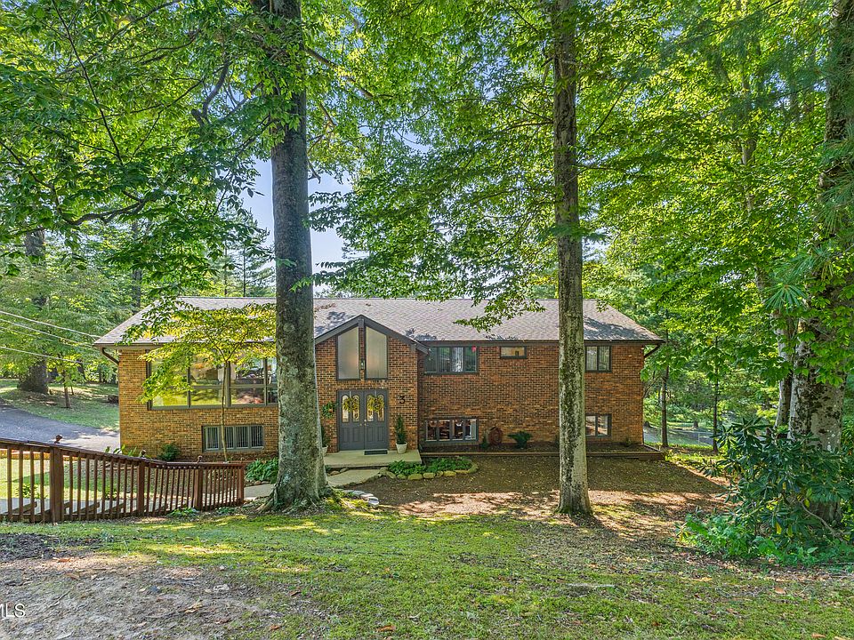 1st image of 3 Beechwood Cir