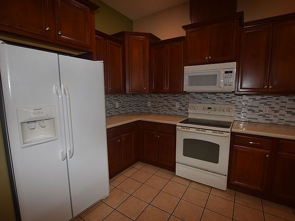 5th image of 1690 Swallowtail Ln