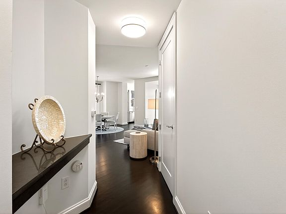 3rd image of 618 N Boylan Ave Suite 506