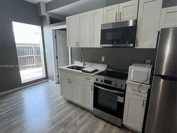 4th image of 27667 SW 133rd Pl #0