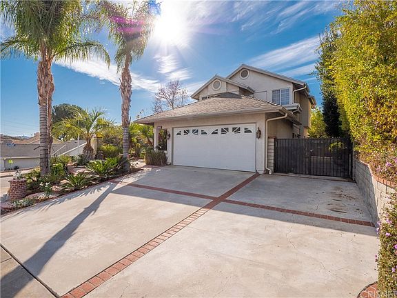 3rd image of 22802 Boxwood Ln